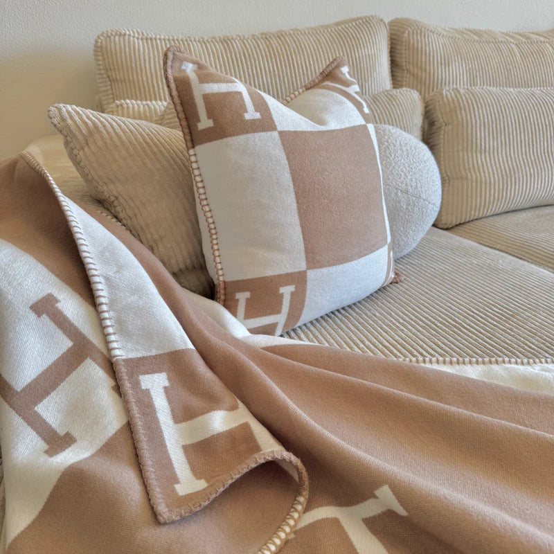 Luxury Wool-Cashmere Throw